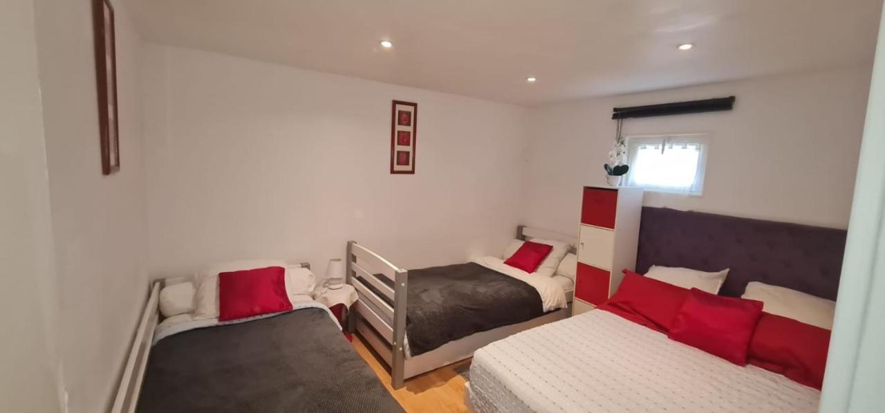 Belle Maison Avec Jardin Rdc T3 De 70M2 Vacances Ou Cure Thermale Rochefort מראה חיצוני תמונה